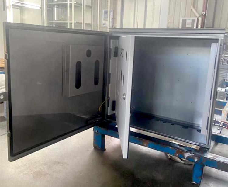 Outdoor electrical cabinet enclosure